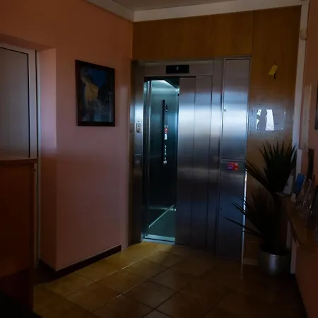 Pensión Residencial Familia 3*