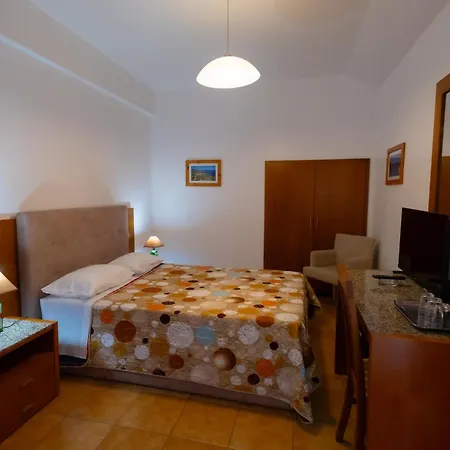 Residencial Familia 3*