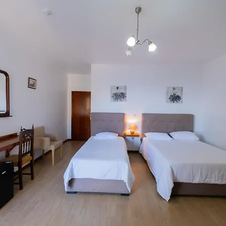 Guest house Residencial Familia 3*