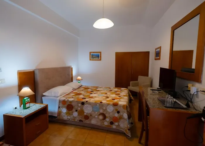 Residencial Familia 3*